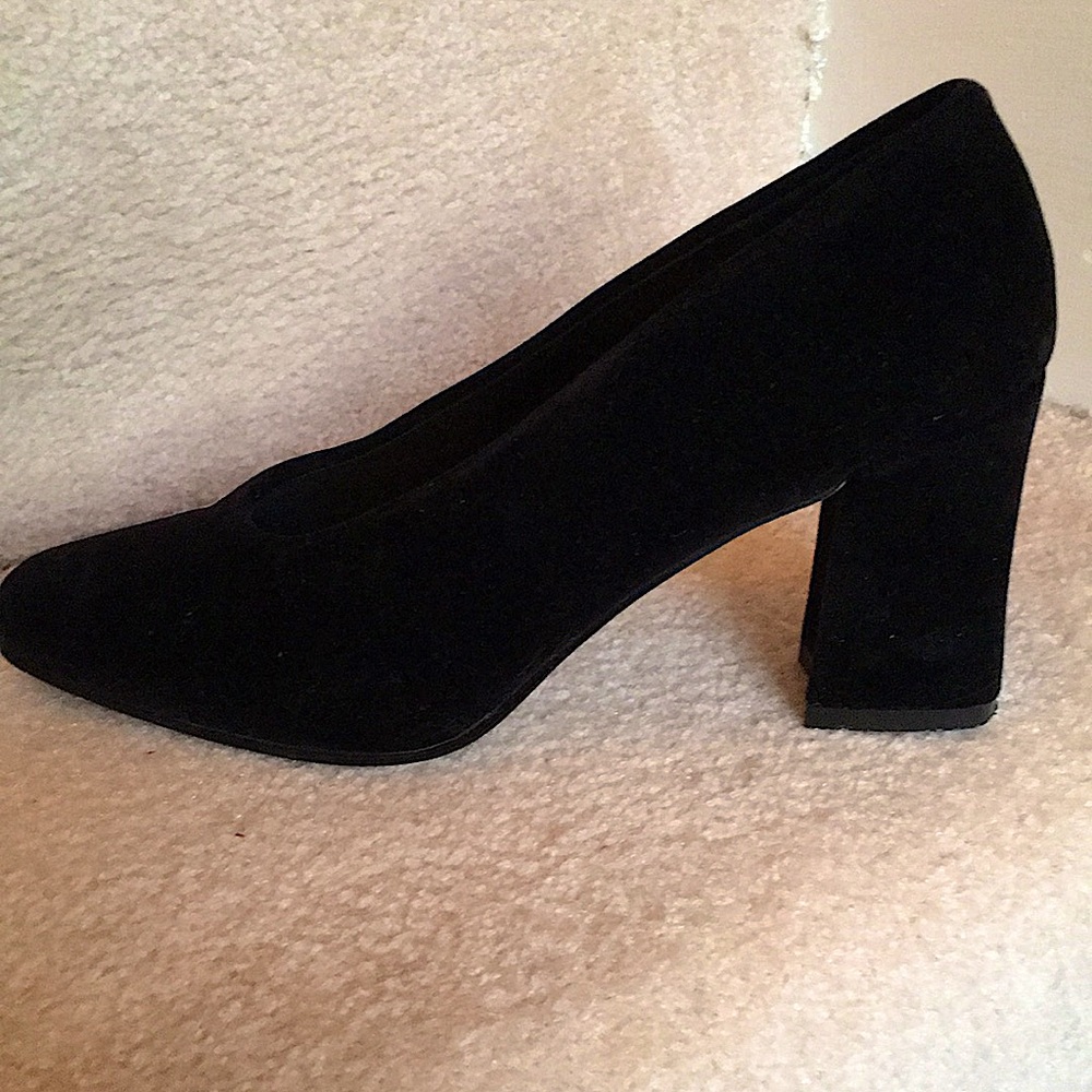 Black velvet thick heels